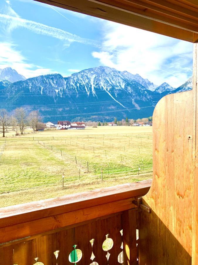 Gutshof Zum Schluxen Apartamento Pinswang Exterior foto